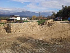 Dualar Mahallesi’nde taşkınlara set engeli