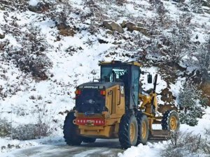 Nazilli’nin yüksek kesimlerinde yollar karla kaplandı