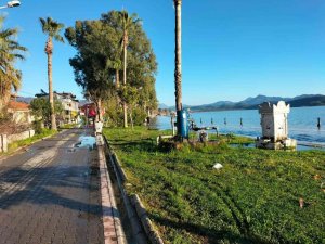 Köyceğiz Gölü’nden taşan sular geri çekilmeye başladı