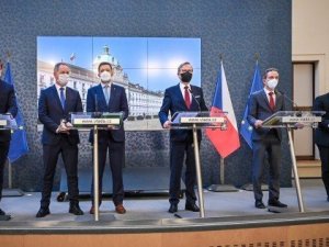 Çekya hükümeti zorunlu aşılama kararnamesini iptal etti