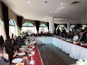 Başkan Altınok basın mensuplarıyla bir araya geldi