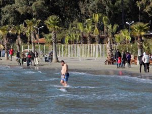 Bir yanda kar, bir yanda deniz keyfi