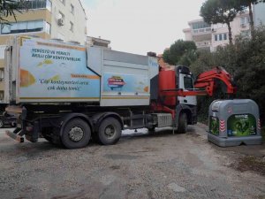 Kuşadası Belediyesi hijyen çalışmalarını sürdürüyor