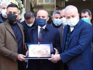 AK Partili Turan’dan İmamoğlu’na: "Karda tuz, rakıda buz. Dert varsa bu derdi beraber yaşayacağız”