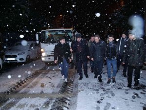 Karla mücadelede AK Parti İstanbul Teşkilatı seferber oldu