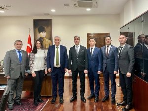 Başkan Oktay Başkonsolos Erikan ile görüştü