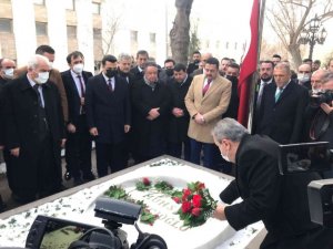 BBP Genel Başkanı Destici, merhum Yazıcıoğlu’nun kabrine ziyaret gerçekleştirdi