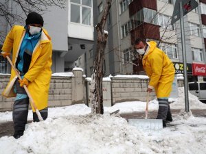 Başkan Çolakbayrakdar, “Biz, yolları açarız. güzellik ve bereket olan kar, yeter ki yağsın”