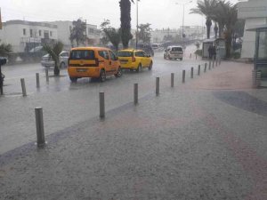 Bodrum’da beklenen yağış başladı