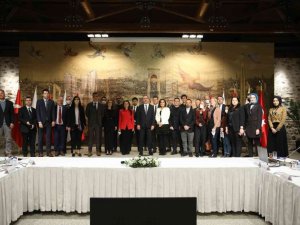 Bakan Kasapoğlu, yabancı yayın kuruluşlarının mensupları ile bir araya geldi