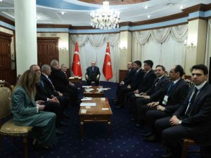 Cumhurbaşkanı Erdoğan, Kiev’de Kırım Tatar heyetini kabul etti