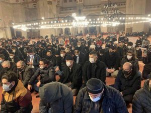 AK Parti İstanbul İl Gençlik Kolları’ndan Regaip Kandili programı