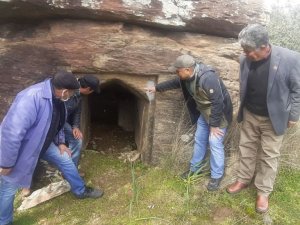 Latmos, kaçak kazılara yenik düşüyor