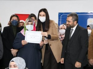 Edremit’te ‘Meslek Edindirme Kursları’ sertifika töreni