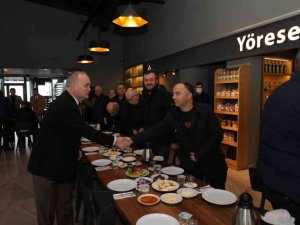 Başkan Özlü, köy muhtarlarıyla bir araya geldi