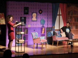 Didimliler hafta sonu tiyatroya doydu