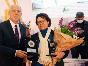 Muğlalı kadın çiftçi bilgi yarışmasında birinci oldu