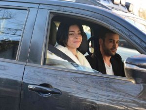 Emre Kaya suskun, Merve Boluğur "Aşk yok iş var" diyor