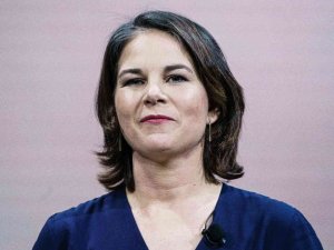 Almanya Dışişleri Bakanı Baerbock’un Ukrayna Devlet Başkanı Zelenskiy ile yapacağı görüşme iptal edildi