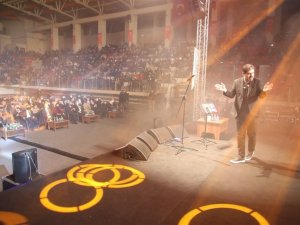 Erzincan’da Balkır rüzgârı esti