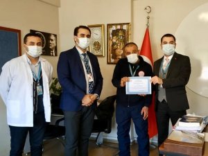 O, ne cerrah ne de doktor ancak hastanede en çok sevilen tanınan bir kişi oldu