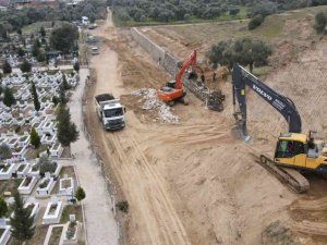 Başkan Özcan, Eğriboyun Mezarlığı’ndaki çalışmaları yerinde inceledi