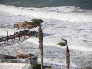 Bodrum’da fırtına 74 kilometre hıza ulaştı