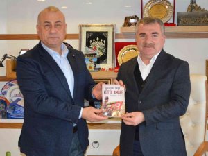 Başkan Özdemir: “Çalışanlarımızın yanında olmaya devam edeceğiz”