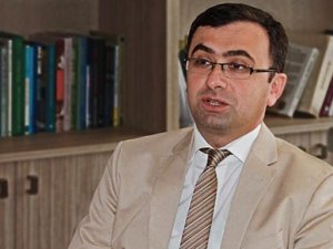 Prof. Dr. Okur: “Sınırlardaki tatbikatlar Kiev’deki iktidarı düşürmeyi hedefliyor”