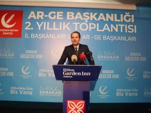 YRP Lideri Erbakan AR-GE toplantısında partililerle buluştu