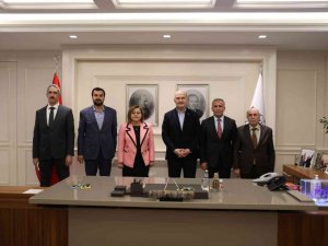 Bakan Soylu Başkan Fatma Şahin’i ziyaret etti