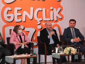 İçişleri Bakanı Soylu, Gaziantep’te gençlerle buluştu