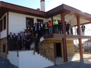 AK Parti Antalya İl Başkanı Taş: “Manavgat yangınında evi zarar gören bir çok aile bayrama yeni evlerinde girecek”