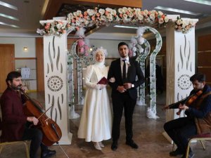 Malatya’da 20 çift evlenmek için 14 Şubat’ı seçti
