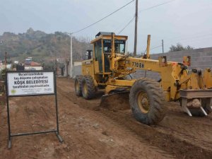 Köşk’te yol tesviye çalışmaları devam ediyor