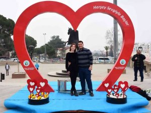 Sevgililer Gününe özel maket yaptılar