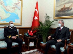 Bakan Akar, Libya Deniz Kuvvetleri Komutanı’nı ağırladı