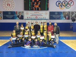 Gazipaşa Ortaokulu Hentbol takımı yarı finalde mücadele edecek