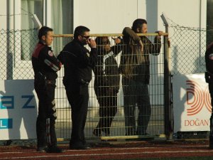 Nejat İşler’e Polis Engeli