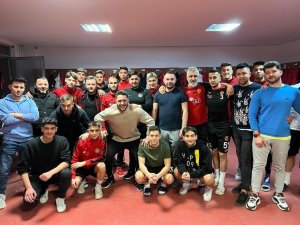 Eskişehirspor’a makasıyla destek verdi