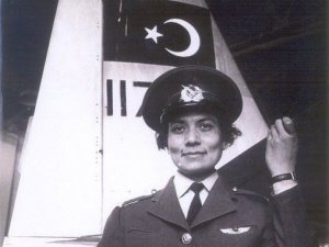 MSB’den özel paylaşım: “Gururla paylaşıyoruz ki NATO’nun ilk kadın jet pilotu bir Türk subayıdır”