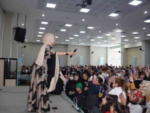 Tatvan Belediyesinden kadınlar matinesi