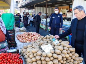 Başkan Güler, pazarda etiket denetimi yaptı