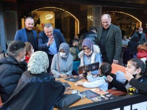 AK kadrodan kafeteryalara çıkartma