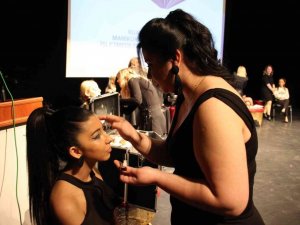 Aydınlı berber ve kuaförler festivalde hünerlerini sergiledi