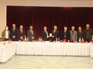 Aydın İl Sağlık Müdürü Açıkgöz’den Arslan’a teşekkür plaketi