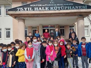 Köyceğizli öğrenciler “okur-gezer” projesi ile okuma alışkanlığı kazanıyor