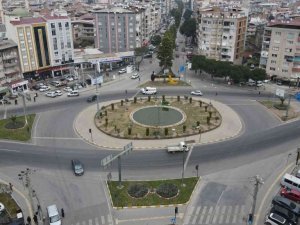 Nazilli’de kavşak ve refüjler yenileniyor