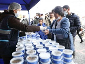 Aydın Büyükşehir Belediyesi’nden ’Miraç Kandili’ dolayısıyla helva hayrı