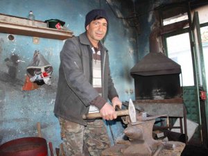 Zeytin ve zeytinyağı fiyatları artınca el yapımı tarım aletleri de kıymete bindi